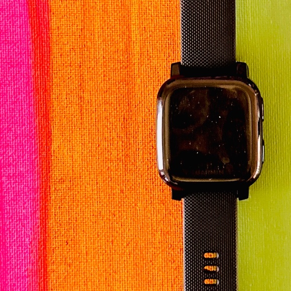 Garmin Venu Sq GPS Smartwatch - Picture 3 of 5